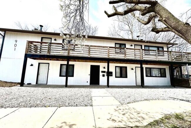 Photo - 901 N 25th St Unidad #1