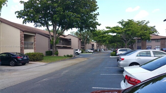 Photo - 10007 Winding Lake Rd Unit 102