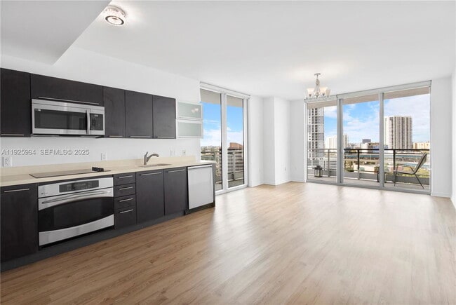 Photo - 90 SW 3rd St