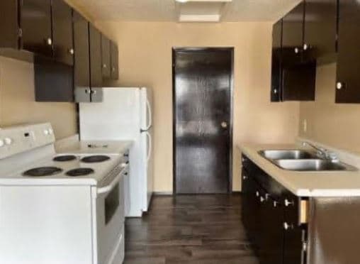 Photo - 3 bed 1.5 bath - Large unit - closer to Olds College Unit 11