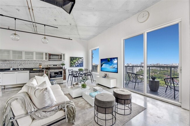 Building Photo - 10 SW South River Dr Unit 1505