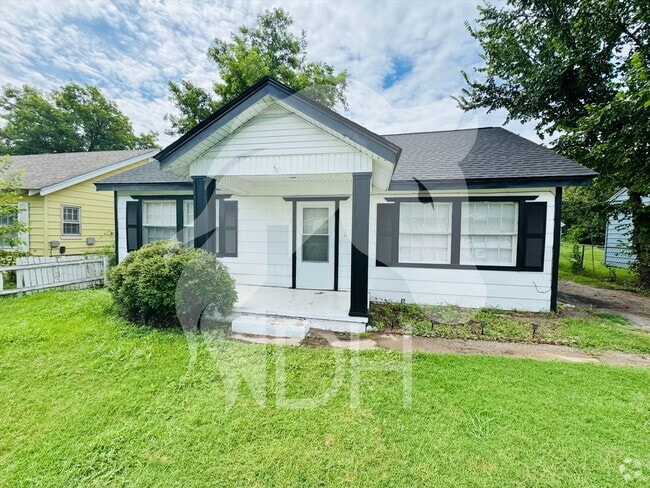 Building Photo - "Charming 2-Bedroom Retreat on Northwest L... Rental