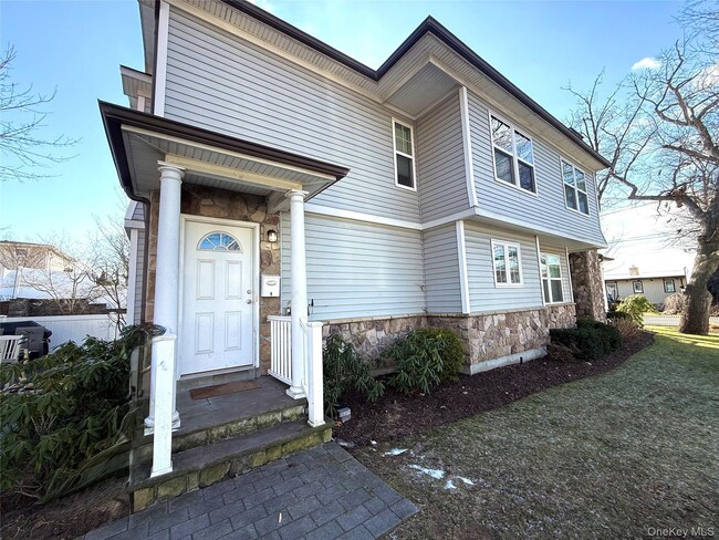 Photo - 30 Sintsink Dr E