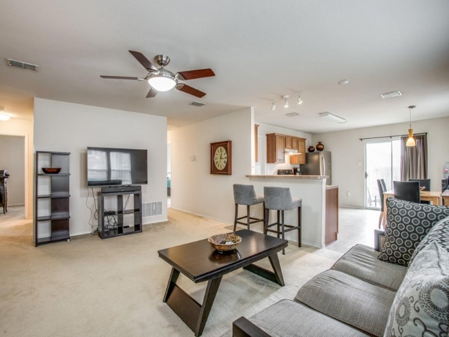 Photo - 1618 Duet Dr