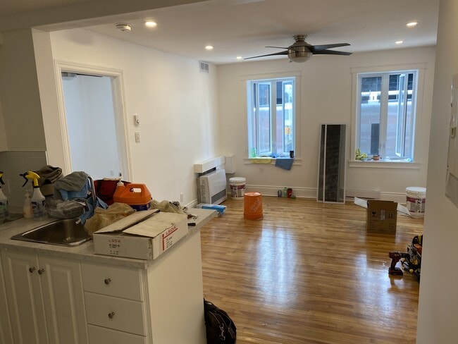 Building Photo - 110 Gloucester St Unit 17