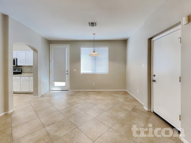 Photo - 10041 W Williams St
