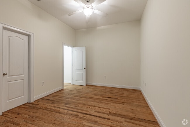 Apt. 208 2A