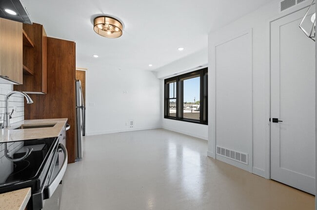Laurel Apartments