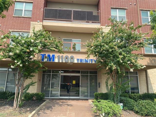 Building Photo - 1100 W Trinity Mills Rd Unit 4046