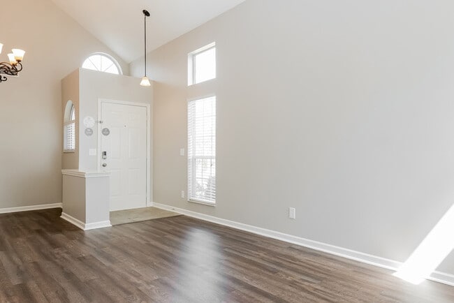 Photo - 217 Hunters Chase Dr