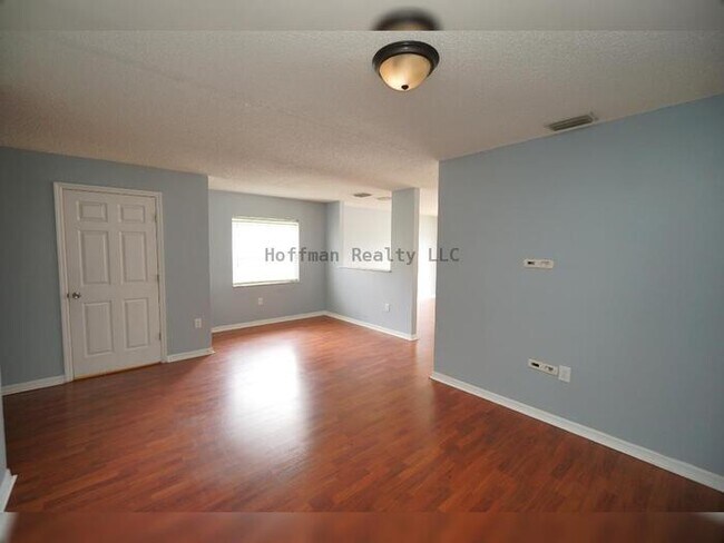Photo - Spacious 3-Bedroom Townhome in Tampa