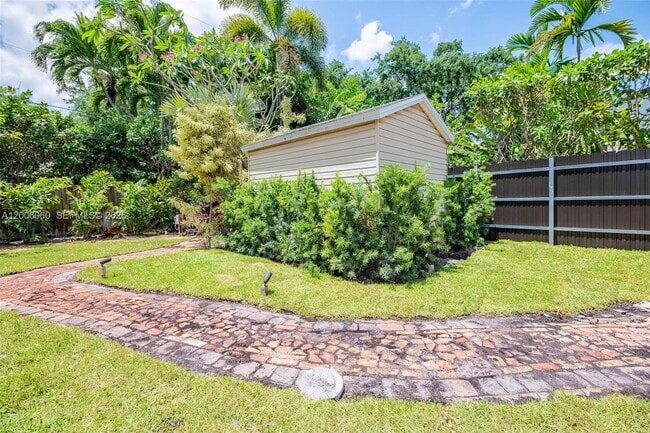 Photo - Northeast 9th Avenue, North Miami, FL 33161 - 3 BR 1 BA single-family home