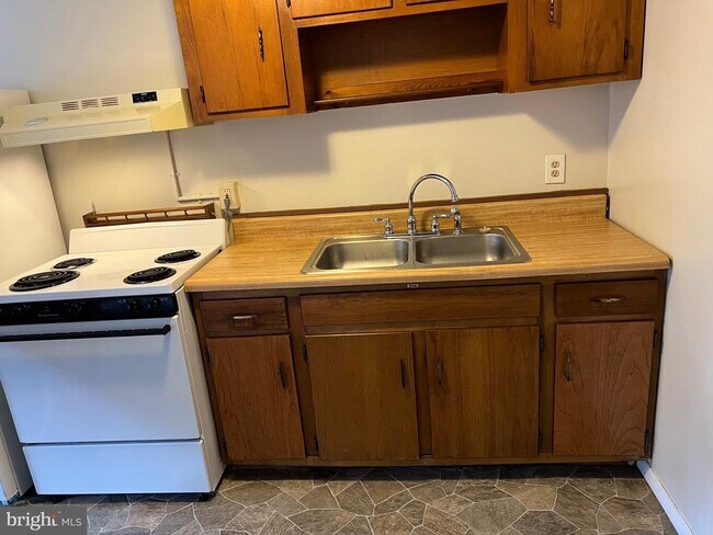 Photo - 45 N Green St Unit 3