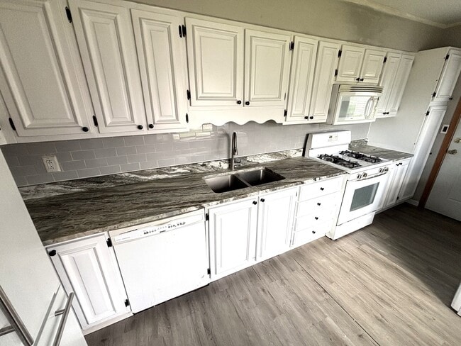 Photo - 118 Hazard Rd