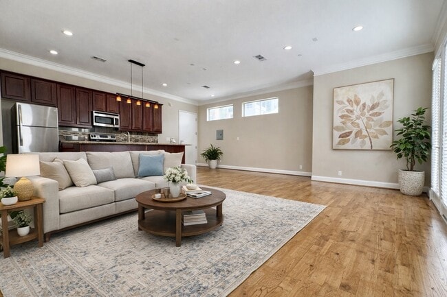 Photo - 314 W Bell St Unit 201