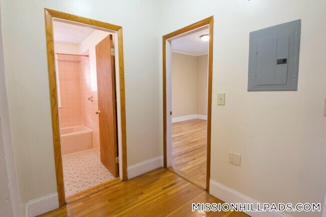 100 Maywood St Unit 2