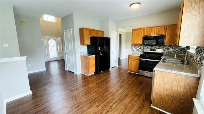 1215 Grey Rock Way