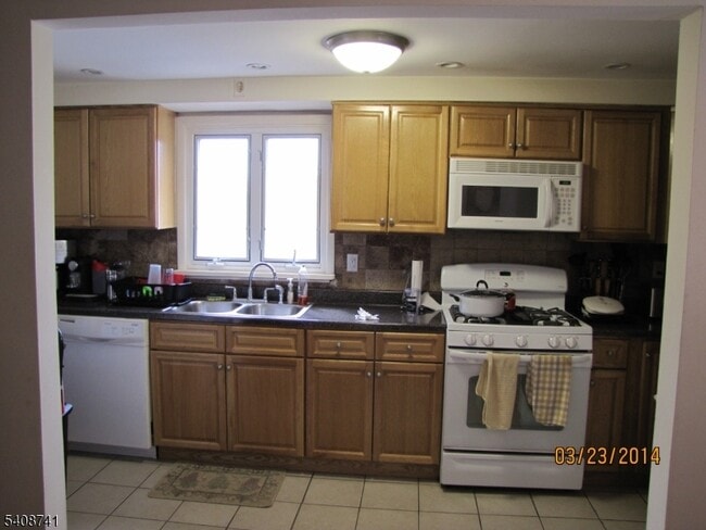 Photo - 298 Luddington Ave Unit 2