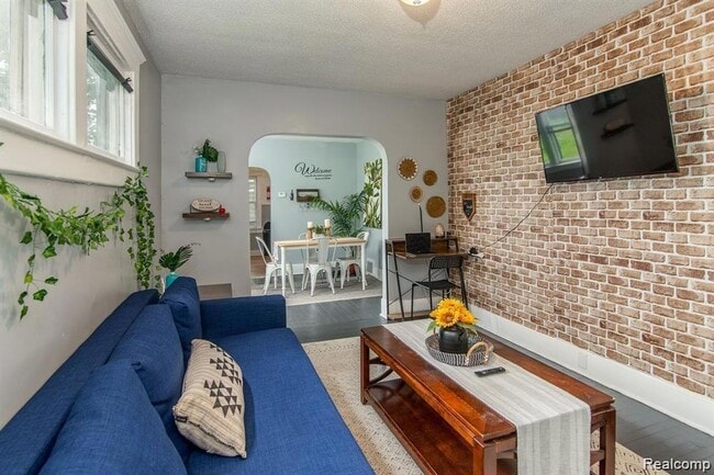 Photo - 15608 Wabash St