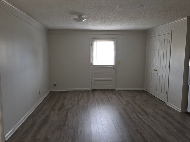 Photo - BONNER AVE-F&amp;S Unit 1319