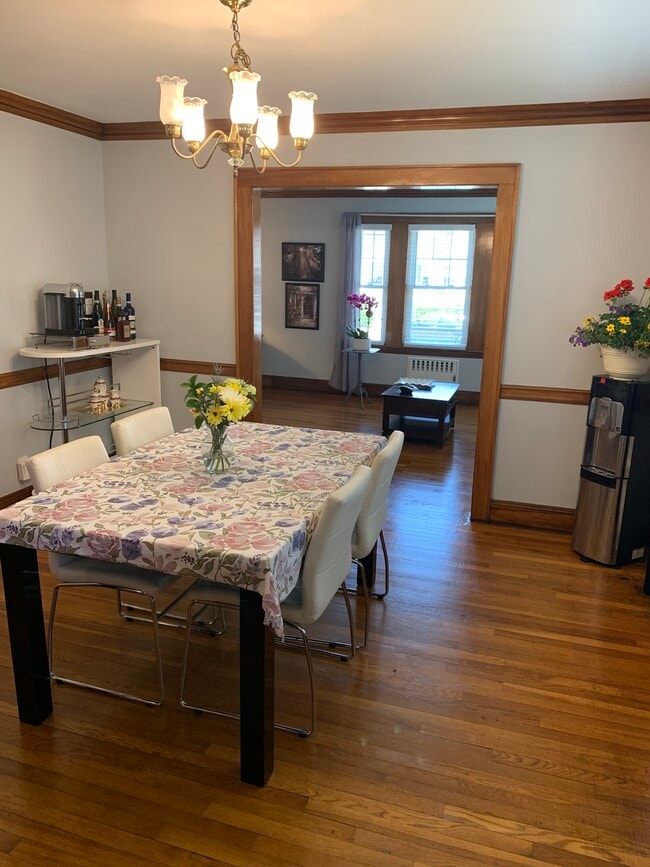 Photo - 1092 Main St