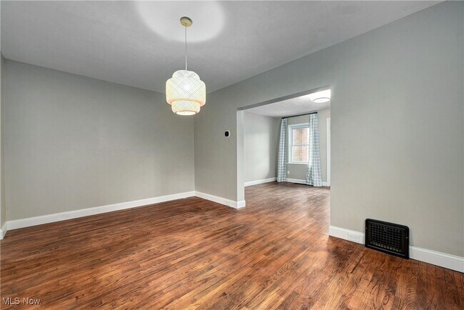 Photo - 5702 Herman Ave