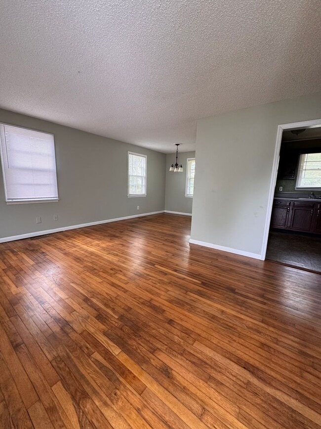 Photo - 503 Henderson Dr