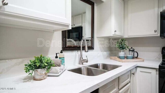 Photo - 1329 S Mitchell Dr