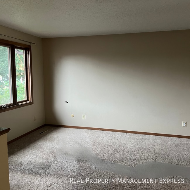 Photo - 3 Bedroom 2.5 Bathroom side-by-side duplex with lots of updates