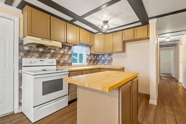 Photo - 2526 26th St S