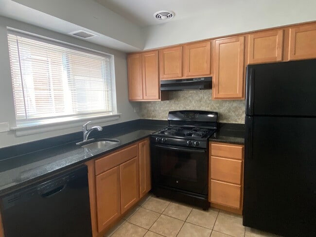 Photo - 1822 Monroe St Unit 1E