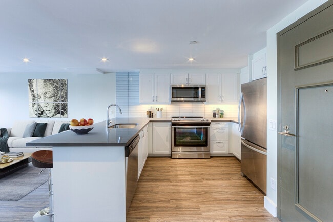 24 Leith Hill RD