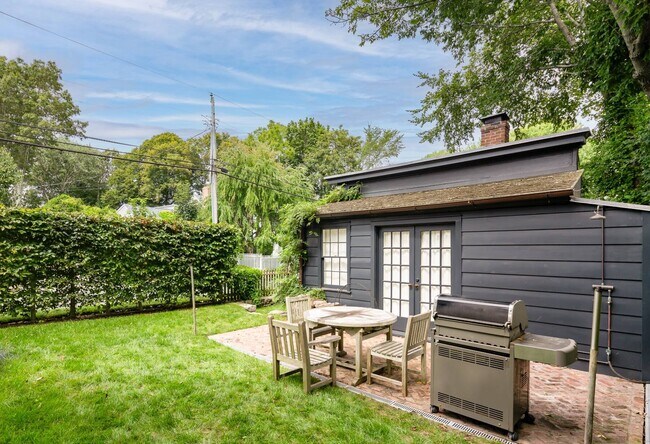 Photo - 23 Concord St