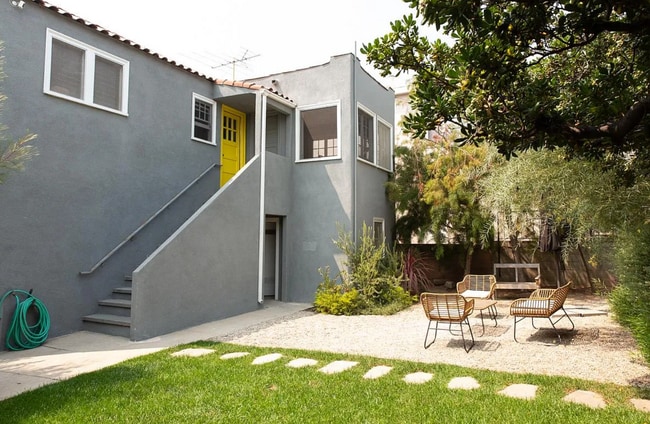 Building Photo - 942 20th St Unit Upper