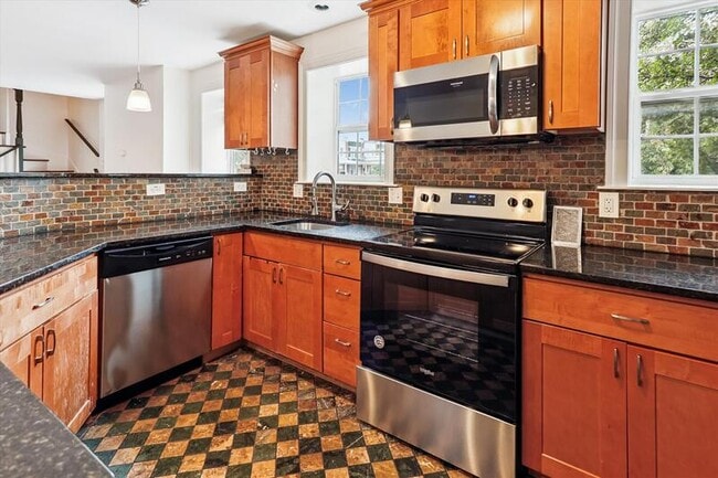 Photo - 345 E 28th St