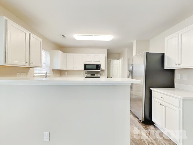 Photo - 8000 McGarry Trail