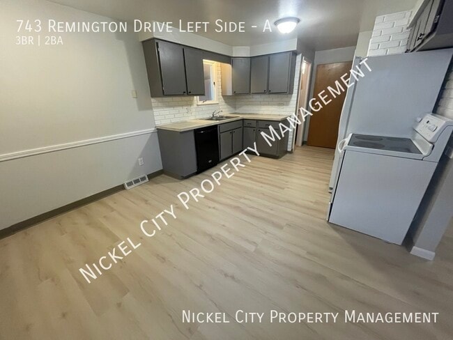 Photo - 743 Remington Dr Unit A