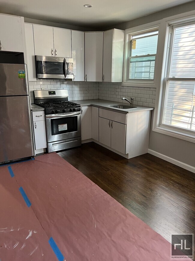 Photo - GUT RENOVTED NATURALLY BRIGHT BEAUTIFUL 3... Unit 1