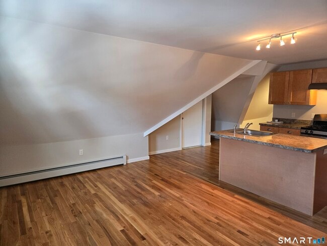 Photo - 674 Main St Unit 3