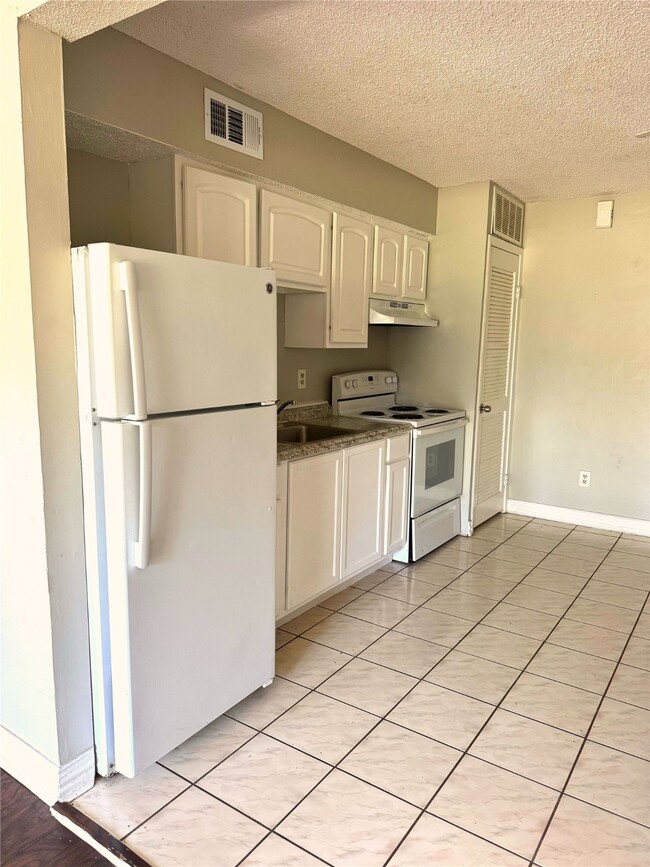 Photo - 12900 Walden Rd