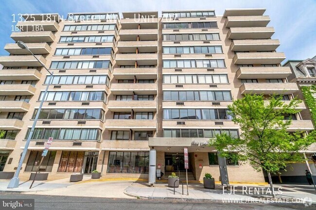 Building Photo - City Living! Stunning One Bedroom W/All En... Unit 707 Rental