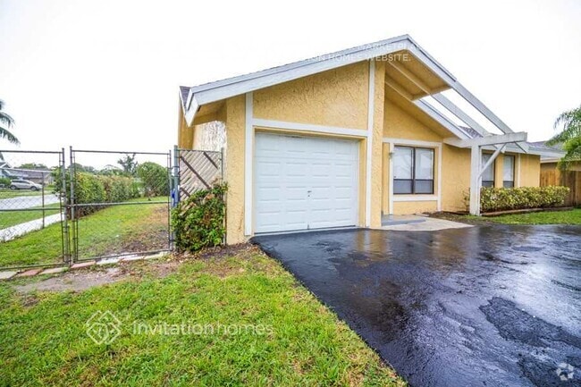 Building Photo - 1310 SW 83rd Ave Rental