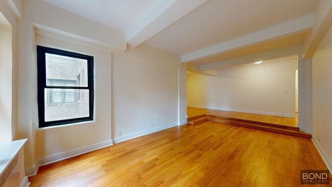 Building Photo - 141 E 56th St Unit 9L Rental