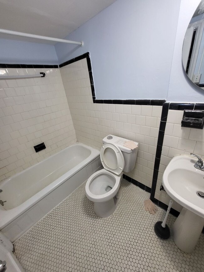 Building Photo - 2531 Mosher St Unit 2531 - 1