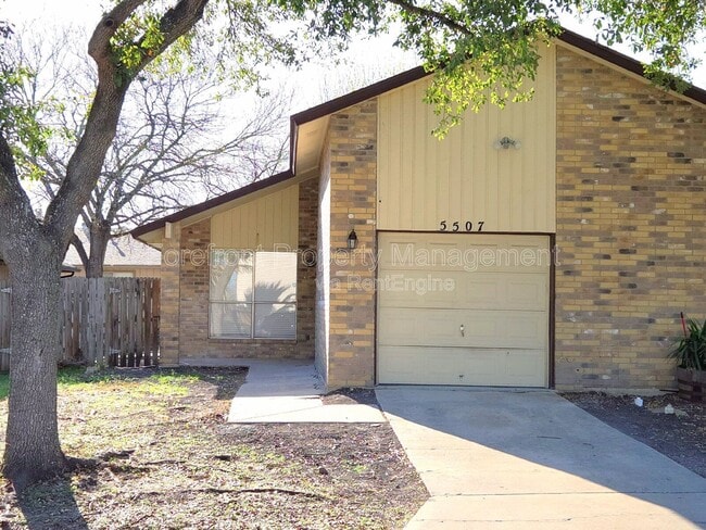 Building Photo - 5507 Roanwood