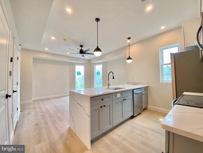 Photo - 6100 Ridge Ave Unidad 3