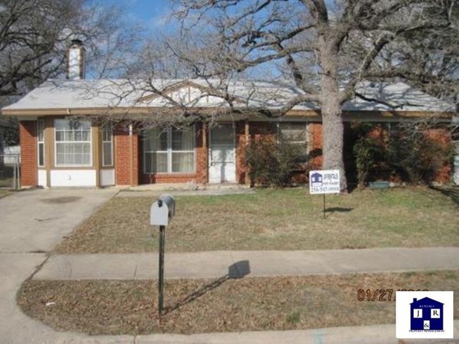 Photo - 2412 Post Oak Ave House