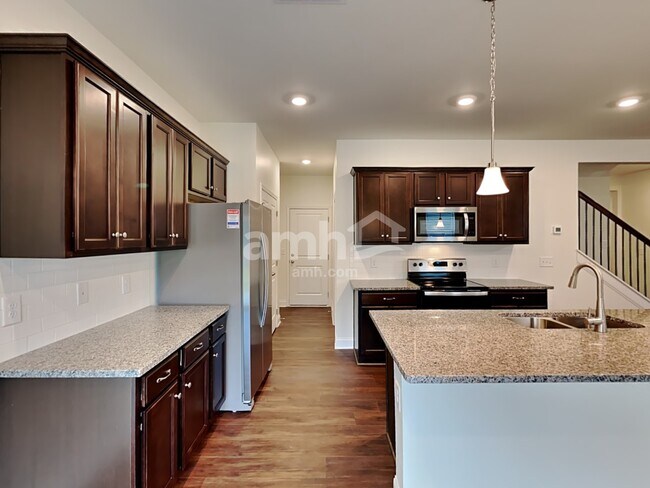 893 Headland Wy