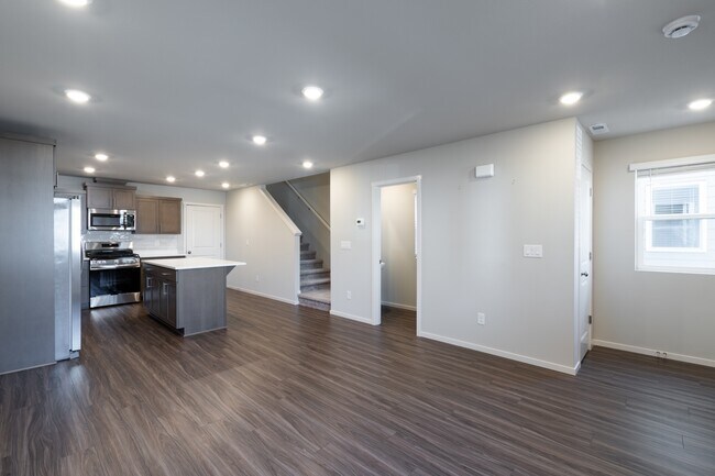 Photo - 2584 Sawtelle Dr