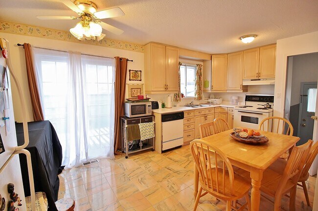 Photo - 39 Donlea Dr